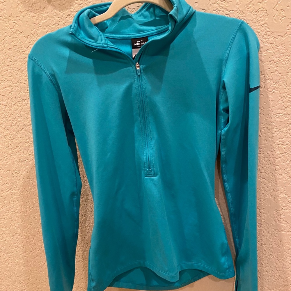 Lightly worn, half zip, turquoise Nike running top - Picture 4 of 10